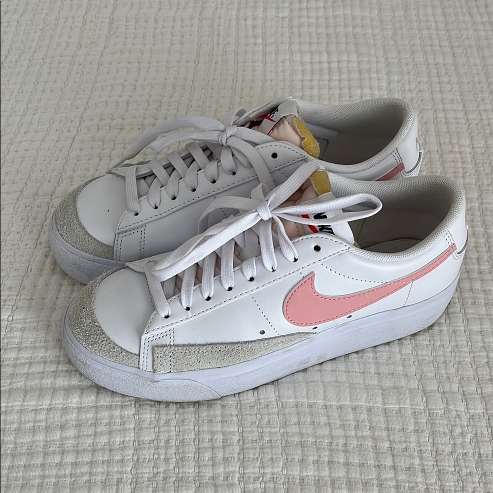 Nike Women's Sneakers - White, Pink, and Gray